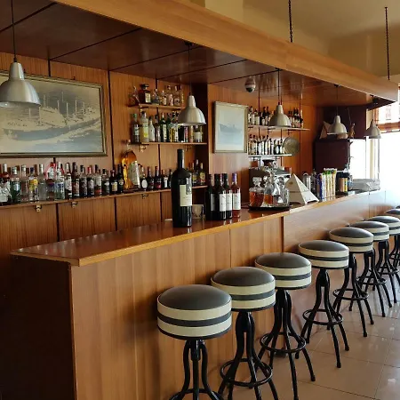 Miramare מלון פילוס