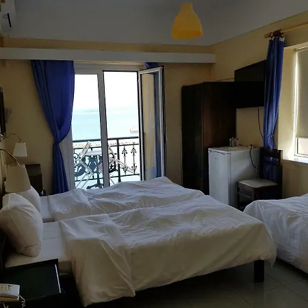 Miramare מלון פילוס