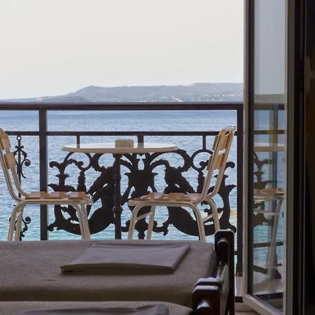 מלון Miramare פילוס